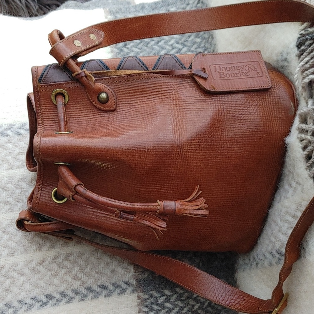 DOONEY & BOURKE rare vintage Aztec drawstring leather bucket crossbody